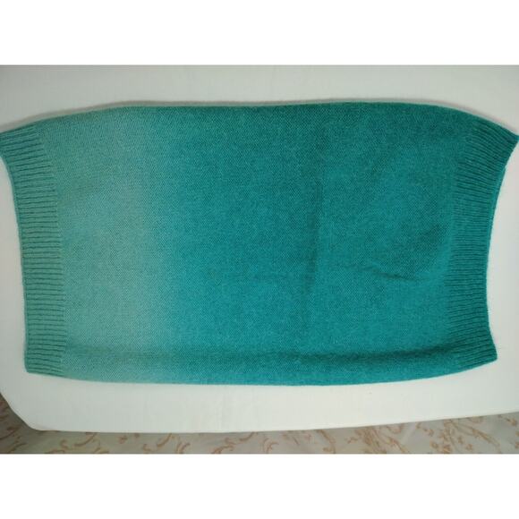 H&M Women's Angora & Wool Green Ombre Infinity Scarf. - Picture 11 of 11